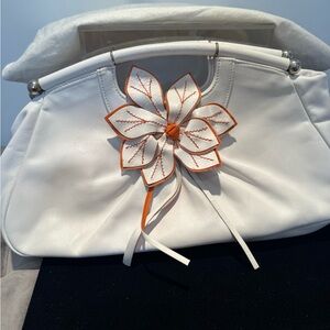 Oki - Doki vintage Italian White Women's Bag with Floral Accent. All leather.